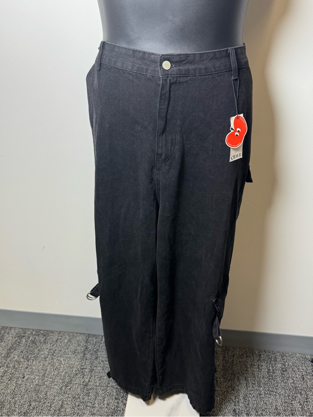 Cider Black Wide-Leg Women’s Cargo Pants 4XL - 46”waist